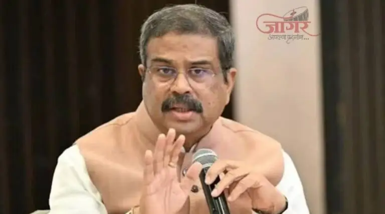 नीट पेपरफुटी प्रकरण: केंद्रीय शिक्षणमंत्री धर्मेंद्र प्रधान यांचा राजीनामा